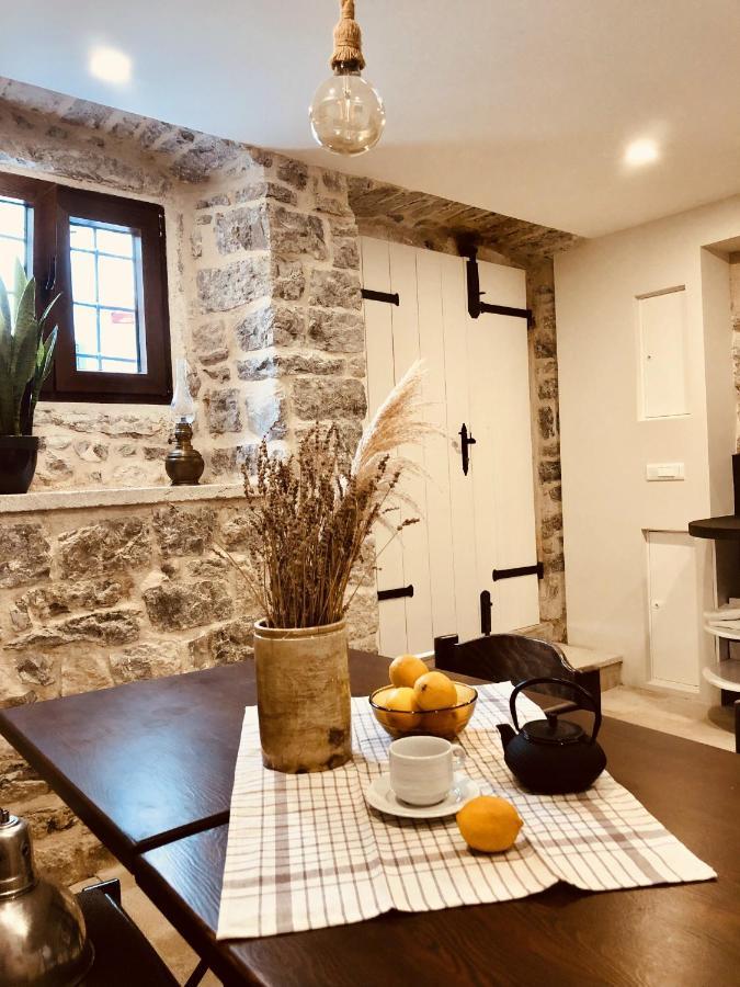 Guesthouse Giraffe Donja Lastva Eksteriør bilde