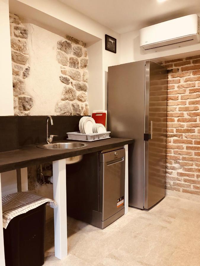 Guesthouse Giraffe Donja Lastva Eksteriør bilde
