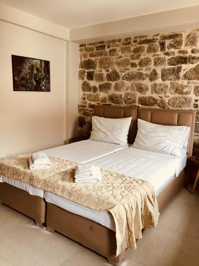 Guesthouse Giraffe Donja Lastva Eksteriør bilde