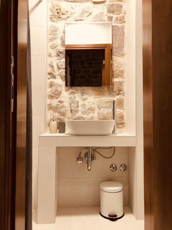 Guesthouse Giraffe Donja Lastva Eksteriør bilde