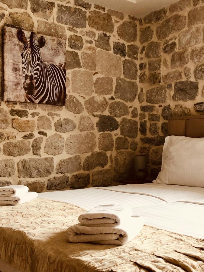 Guesthouse Giraffe Donja Lastva Eksteriør bilde