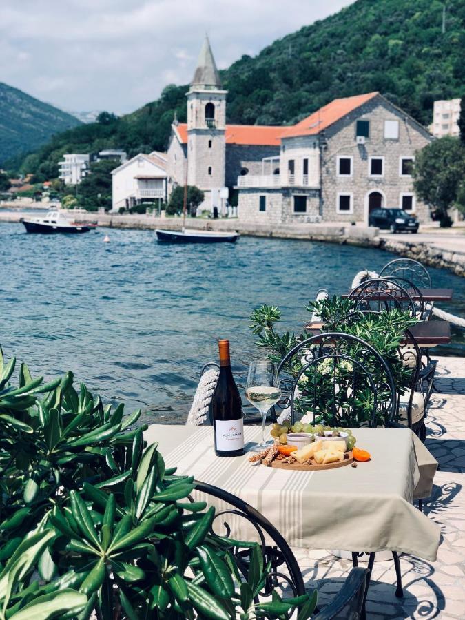 Guesthouse Giraffe Donja Lastva Eksteriør bilde
